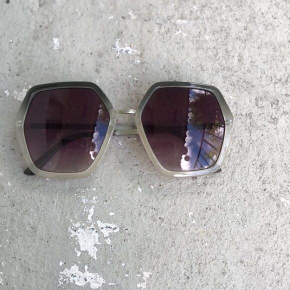 Laundry by Design sunglasses